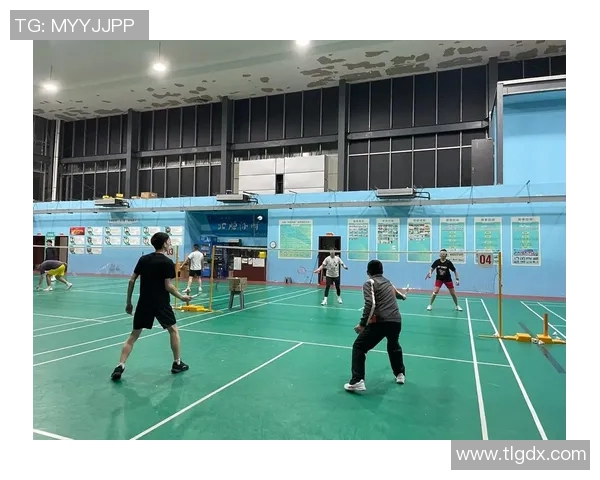 重庆羽毛球队团队协作引发热议球员间默契与竞争的微妙平衡