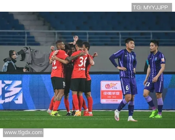 深入解析上海足球队盯防体系的战术运用与实战效果